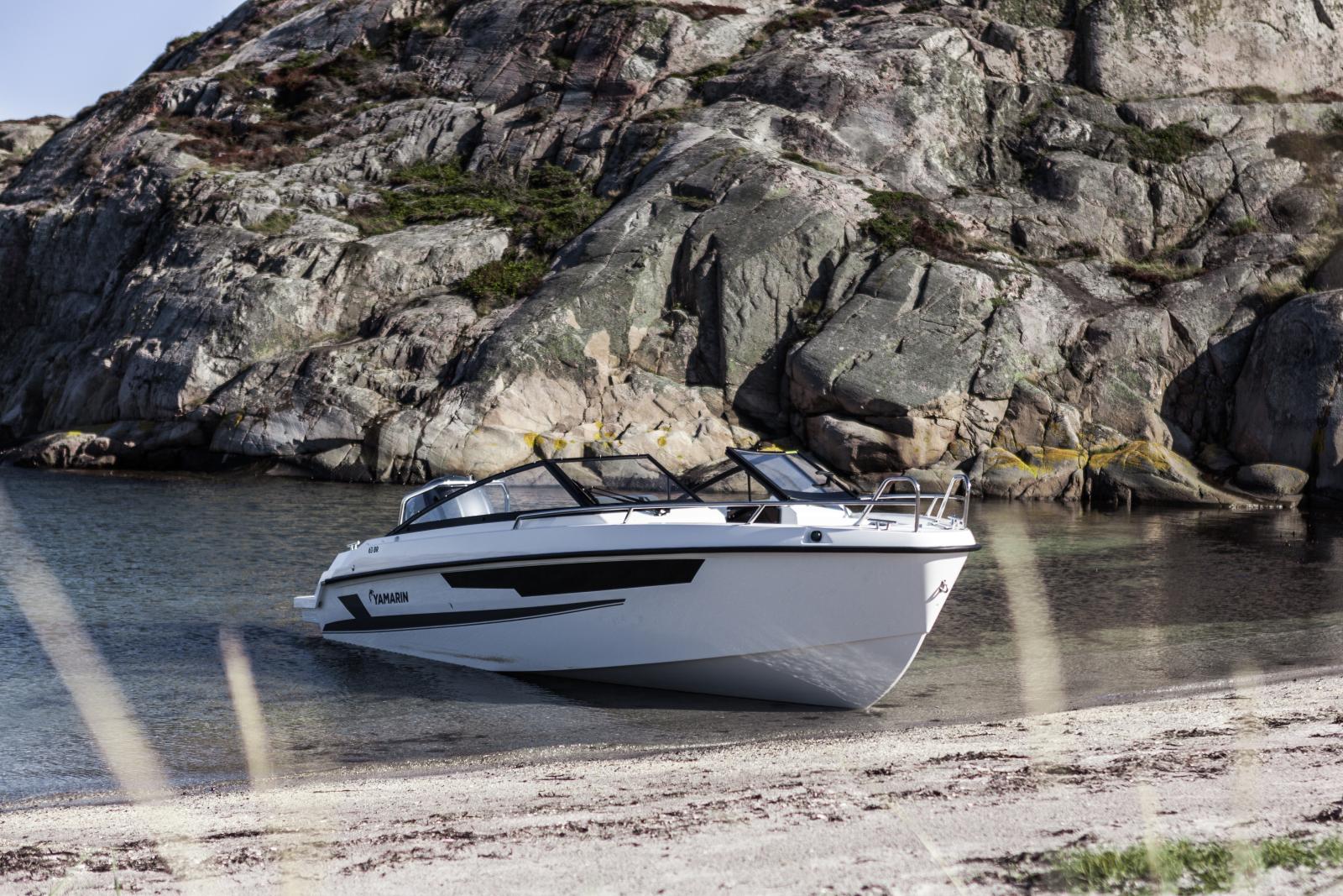 Yamarin 63 BR on the water