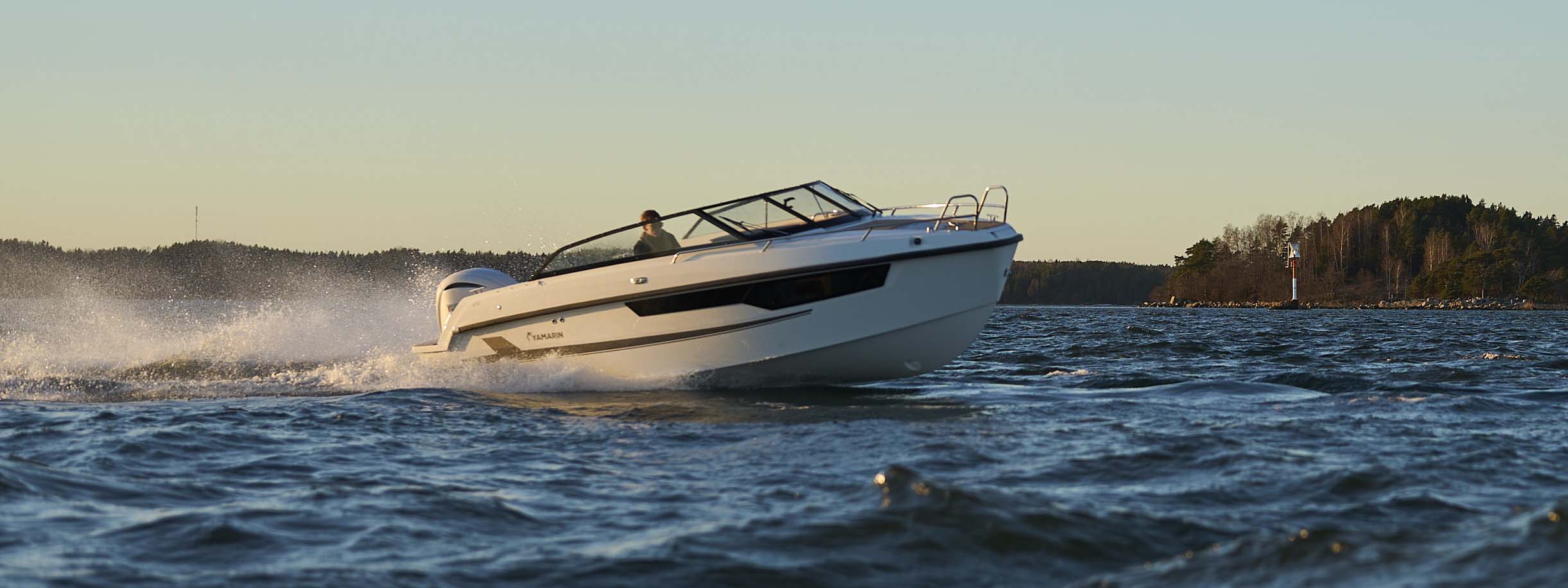 Yamarin 67 DC day cruiser